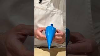 CHEF TIP - How to tie a piping bag