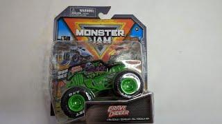 SpinMaster Monster Jam Grave Digger 40th Anniversary From Series 27 Unboxing